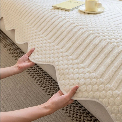 PLUSHCREAM – Thick tufted fleece sofa throw for warm winter coziness 8