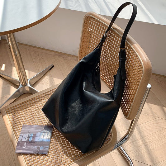 PUFFYPOUCH – Soft PU Leather Dumpling Tote for a Playful, Chic Look 0