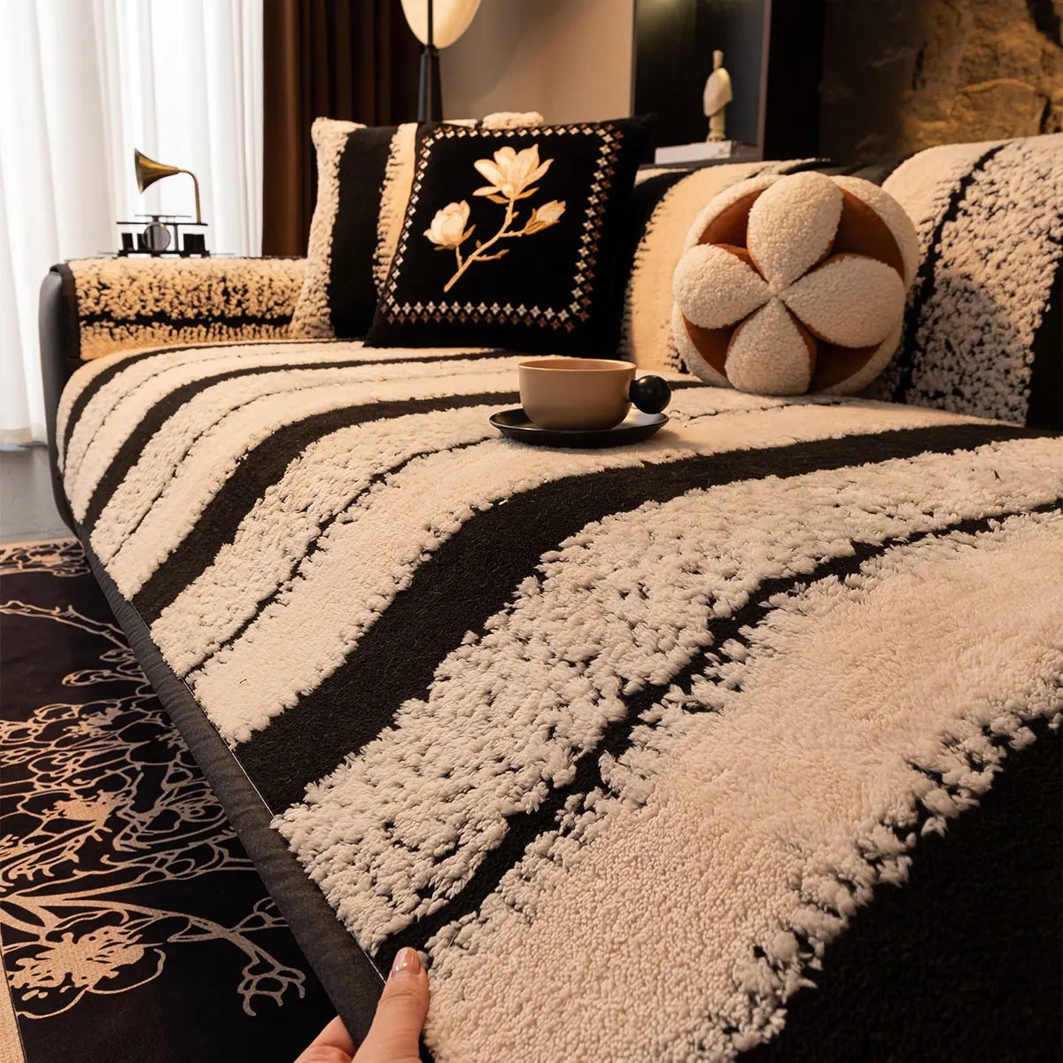Plush Non-Slip Sofa Cover - Universal Thickened Couch Slipcover for Protection 4