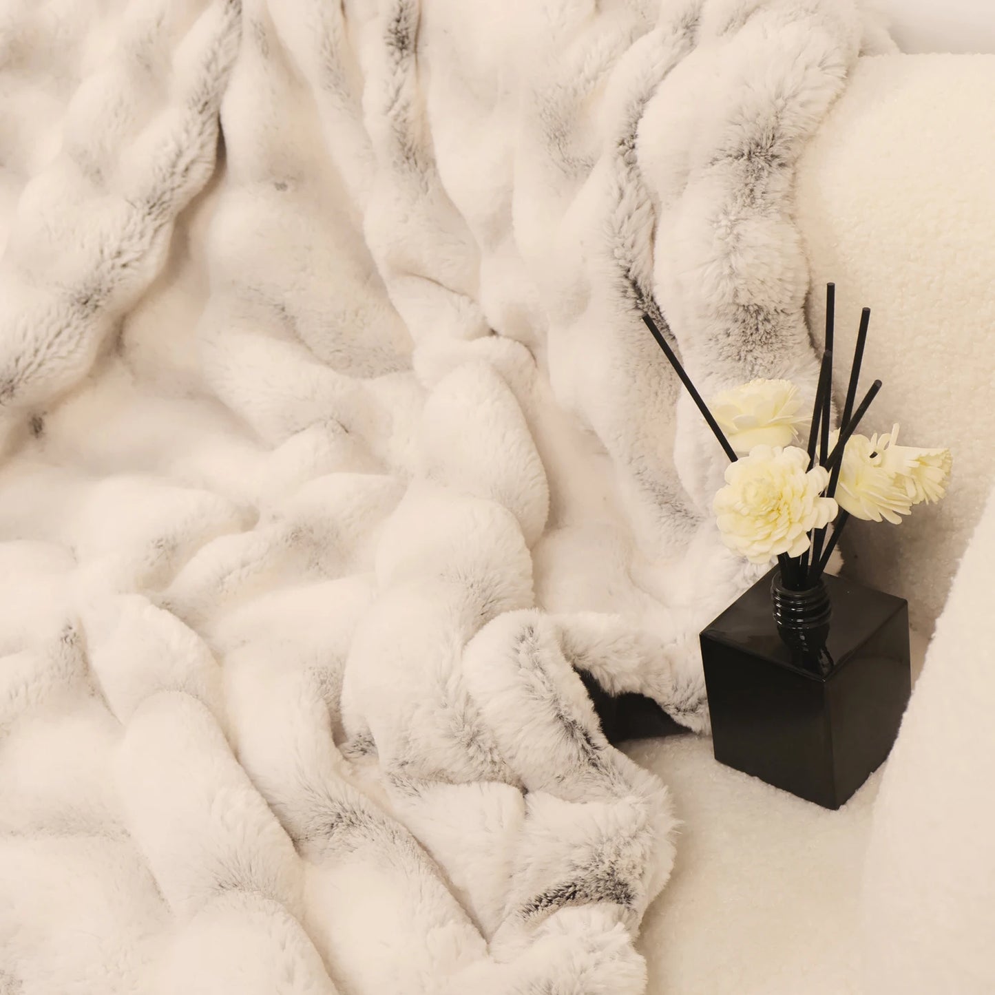 Reversible Faux Rabbit Fleece Throw Blanket - Cozy Comfort for Home 2