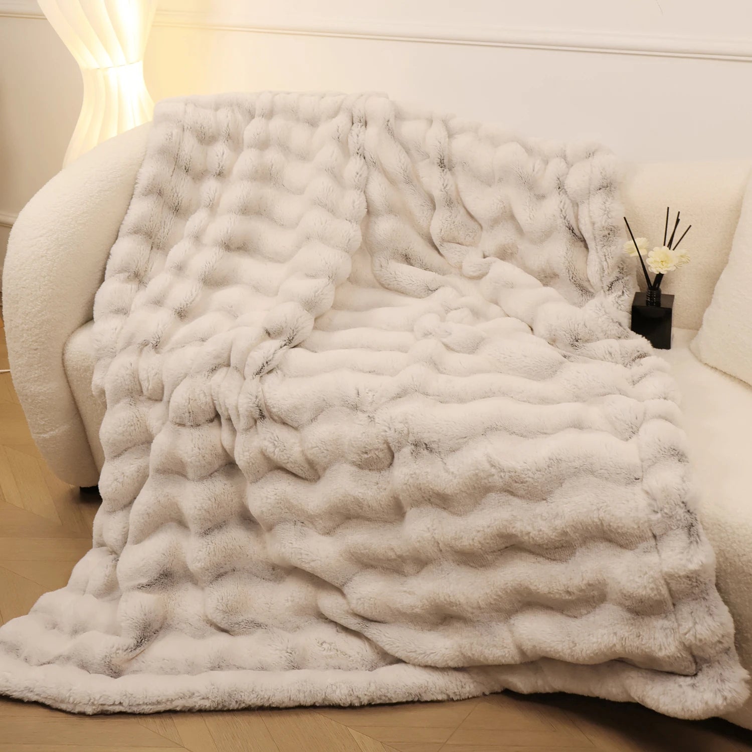 Reversible Faux Rabbit Fleece Throw Blanket - Cozy Comfort for Home 3
