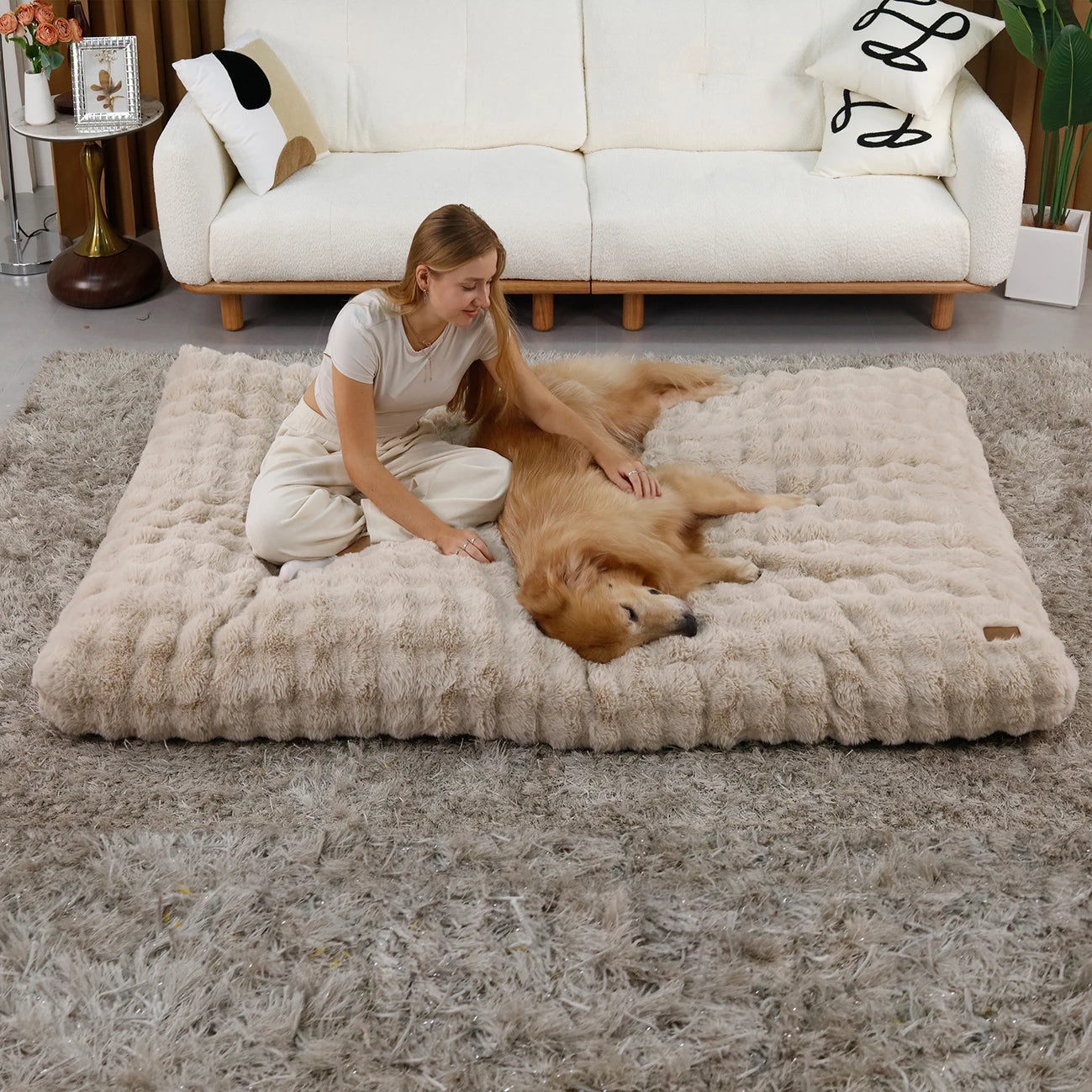 FURFORT – Premium Plush Bed with Water-Resistant Fabric and Grip Bottom