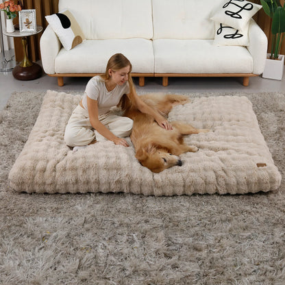 FURFORT – Premium Plush Bed with Water-Resistant Fabric and Grip Bottom