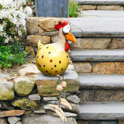 CLUCKNEST – Big-Eyed Chicken Statue in Weatherproof Resin for Charming Garden Décor