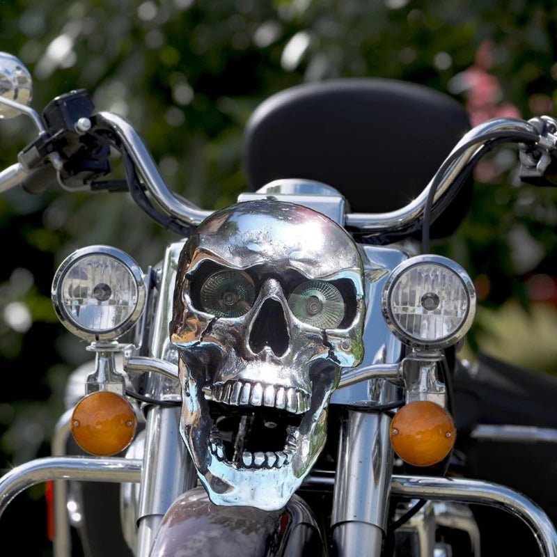 ROADREAPER – LED Skull Lamp for Motorcycles with Retro Chrome Finish