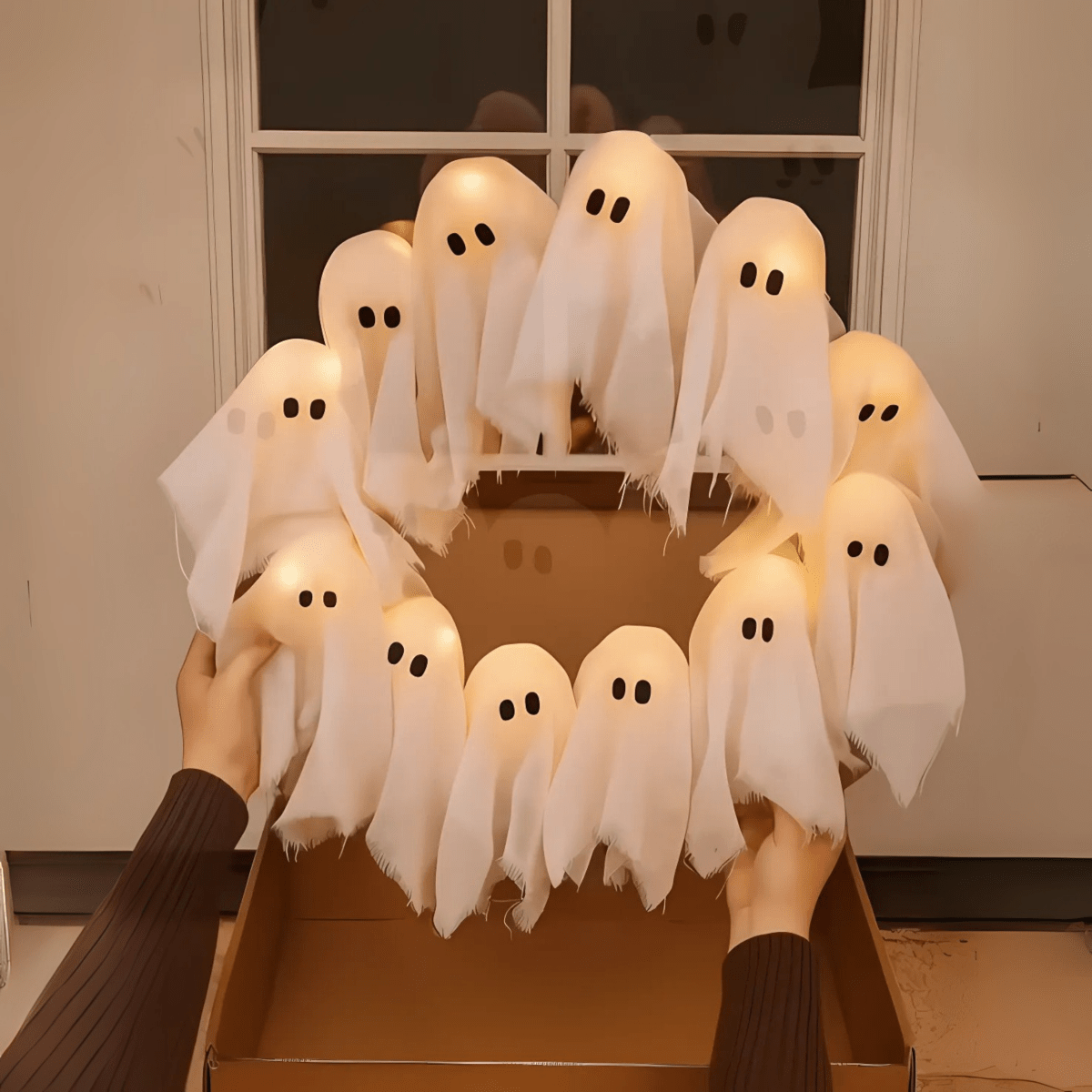 SPOOKGLOW – LED Ghost Wreath with 12 Illuminated Spirits 6