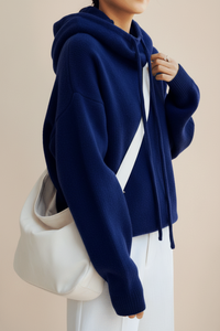 LOOSELYN – Trendy Women’s Hoodie with Roomy Hood