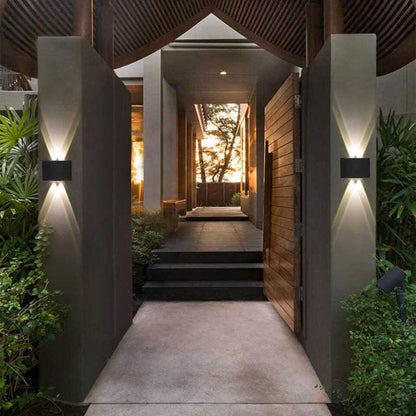 Waterproof LED Outdoor Wall Light - Elegant Aluminum Design, Energy Efficient 3