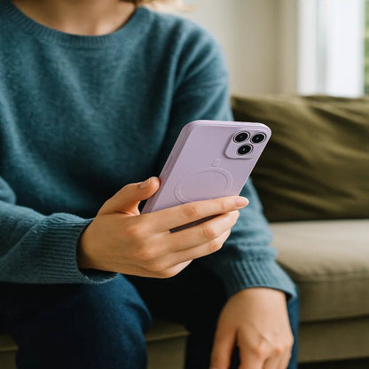 SuedeSnap – Magnetic Silicone Case with Soft Lining for iPhone 17