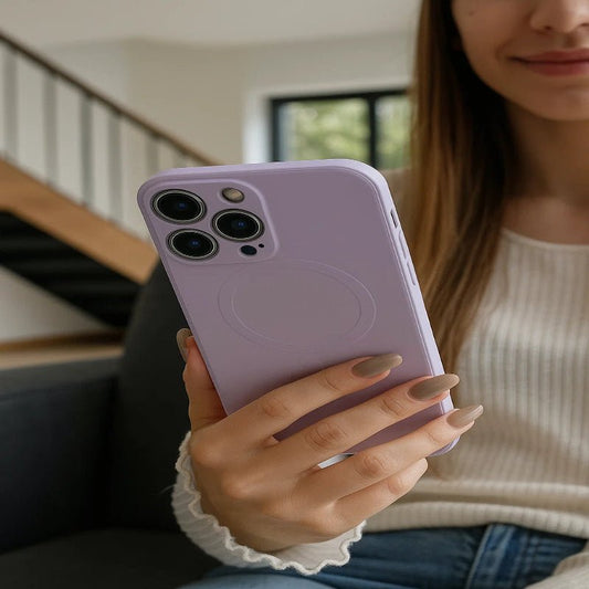 SuedeSnap - Magnetisch siliconen hoesje met zachte voering voor iPhone 17