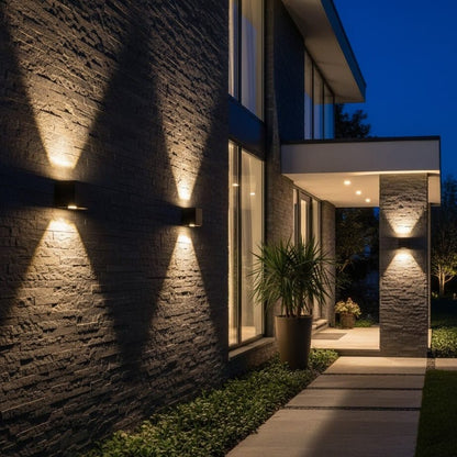 GLOWCUBE – LED Wall Light with Adjustable Brightness & Wireless Design
